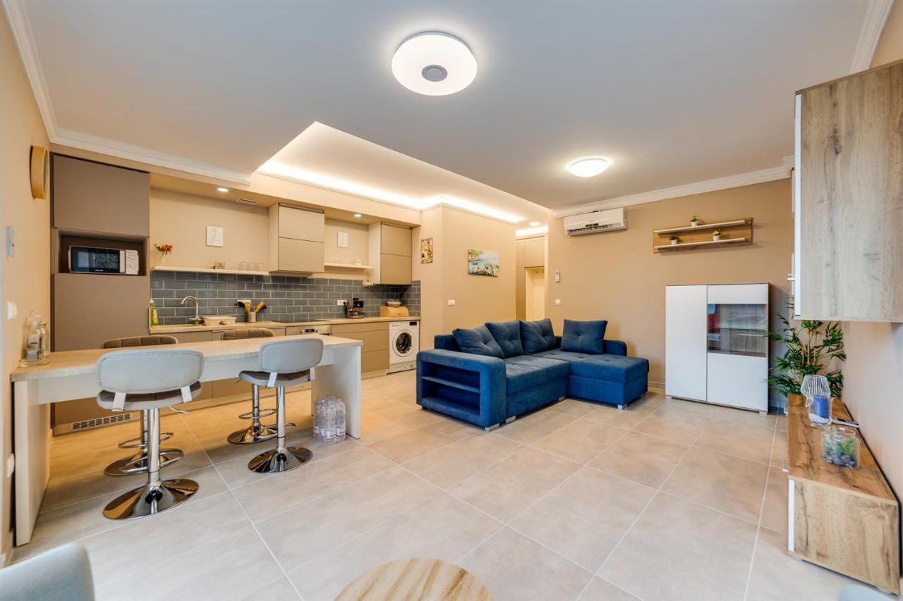 Forest Foeldvar Apartmanok By Bltn Balatonföldvár Exteriör bild