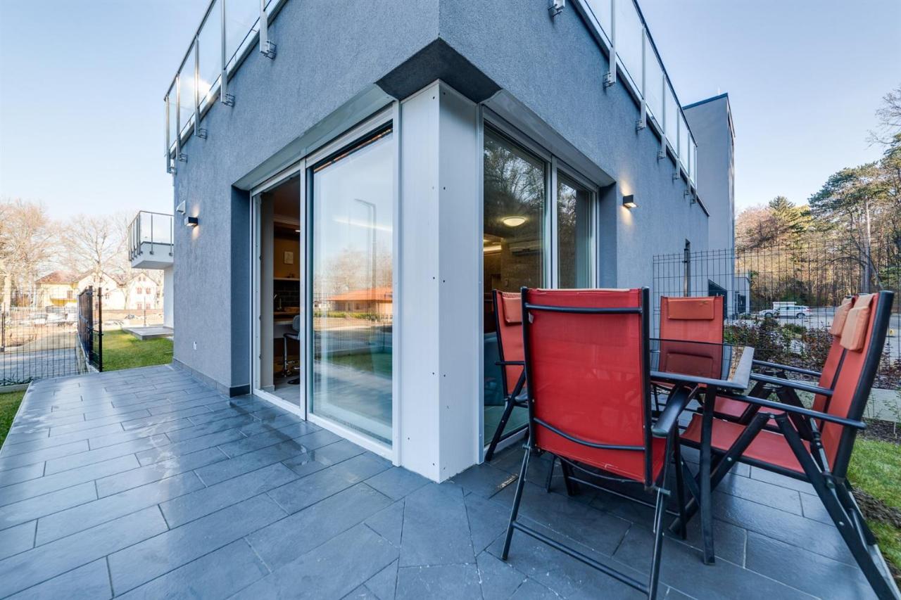 Forest Foeldvar Apartmanok By Bltn Balatonföldvár Exteriör bild