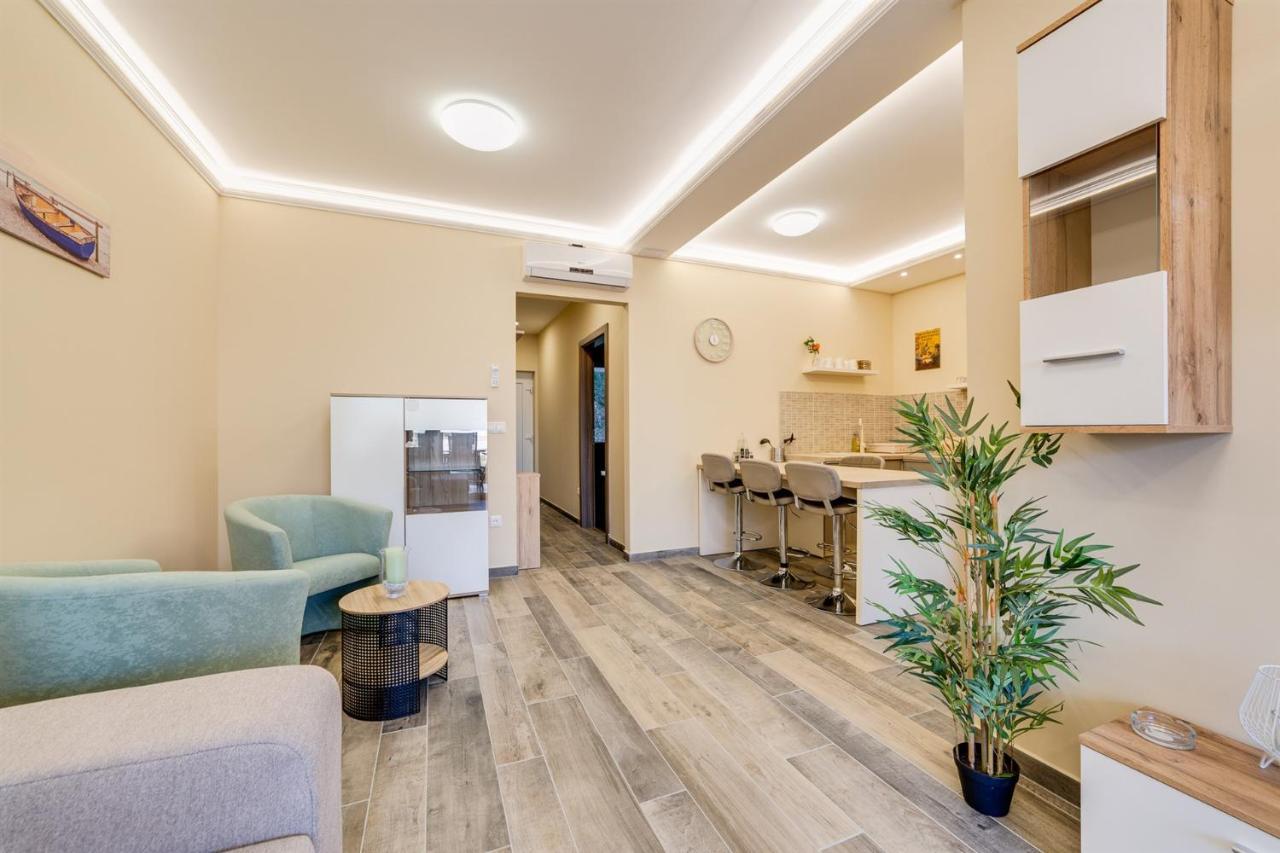 Forest Foeldvar Apartmanok By Bltn Balatonföldvár Exteriör bild
