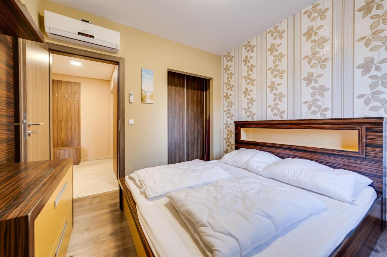 Forest Foeldvar Apartmanok By Bltn Balatonföldvár Exteriör bild