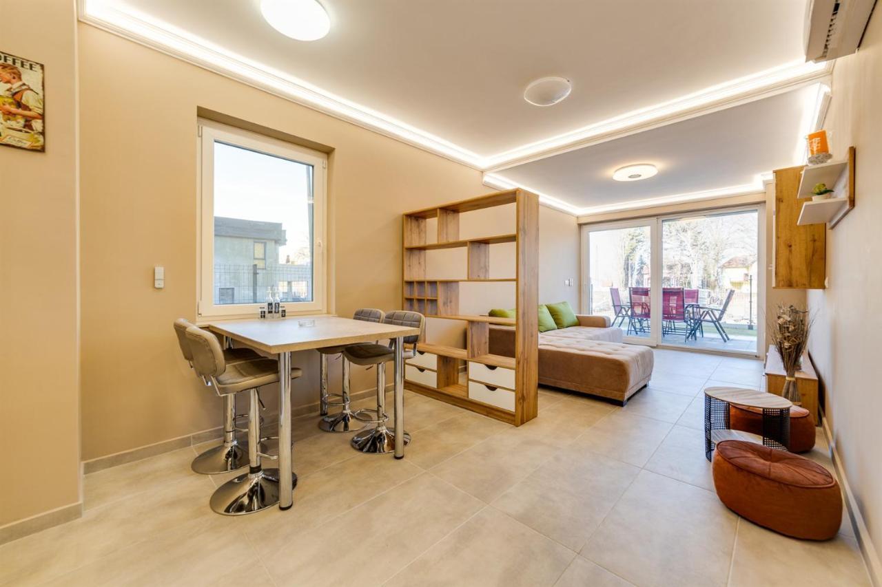 Forest Foeldvar Apartmanok By Bltn Balatonföldvár Exteriör bild