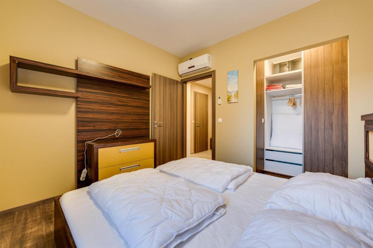 Forest Foeldvar Apartmanok By Bltn Balatonföldvár Exteriör bild