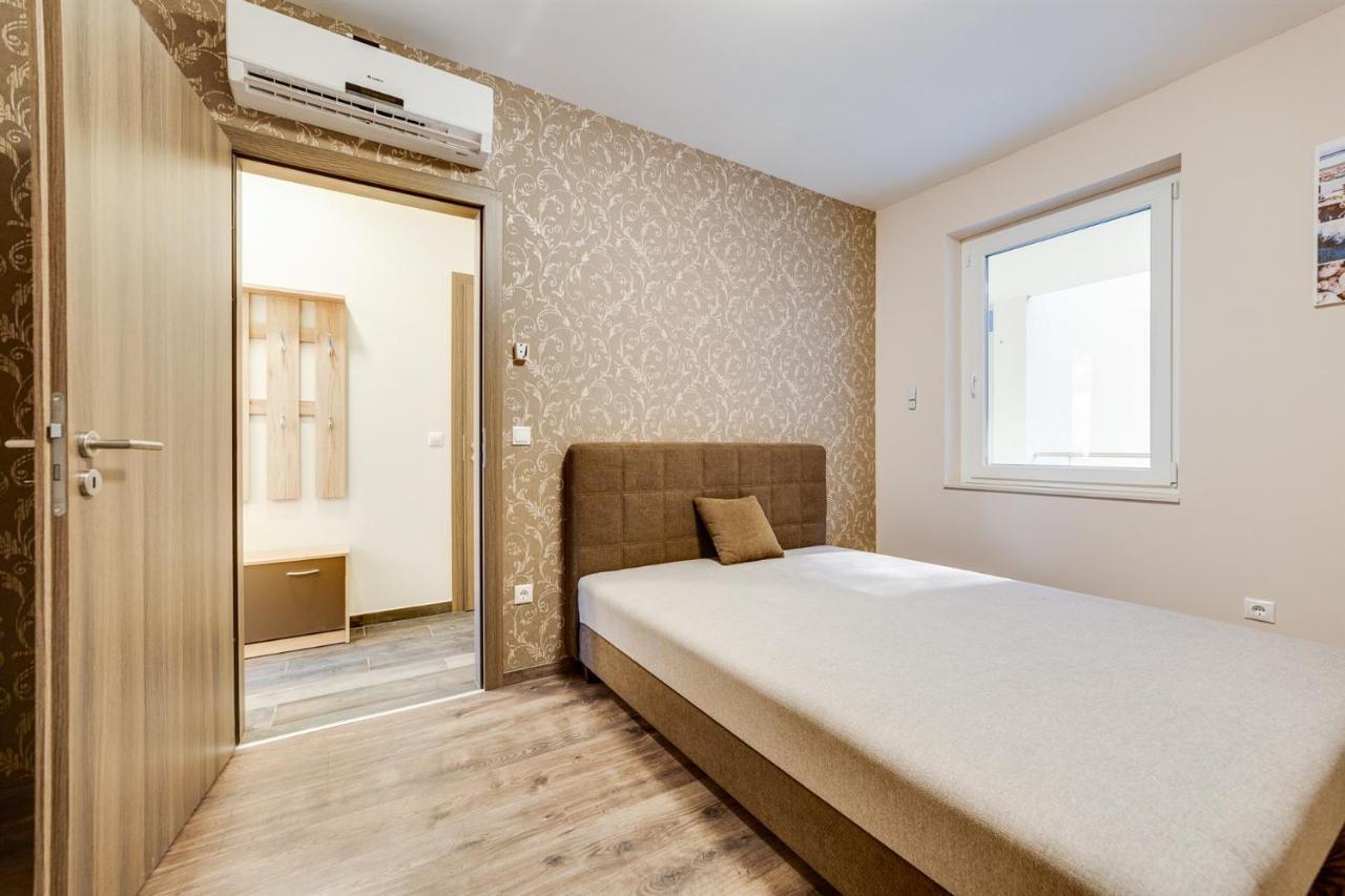 Forest Foeldvar Apartmanok By Bltn Balatonföldvár Exteriör bild