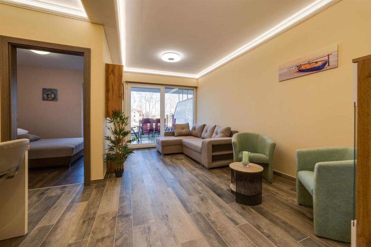 Forest Foeldvar Apartmanok By Bltn Balatonföldvár Exteriör bild