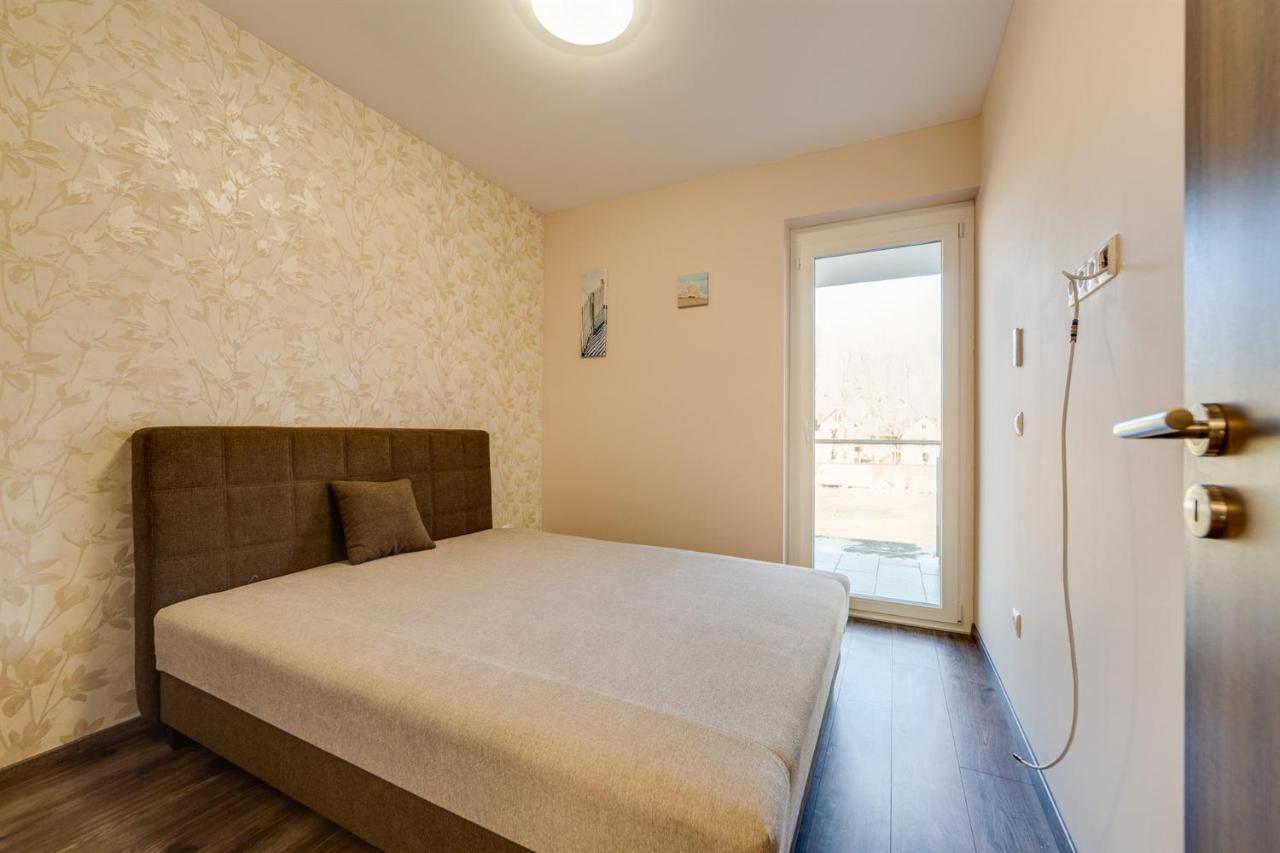 Forest Foeldvar Apartmanok By Bltn Balatonföldvár Exteriör bild