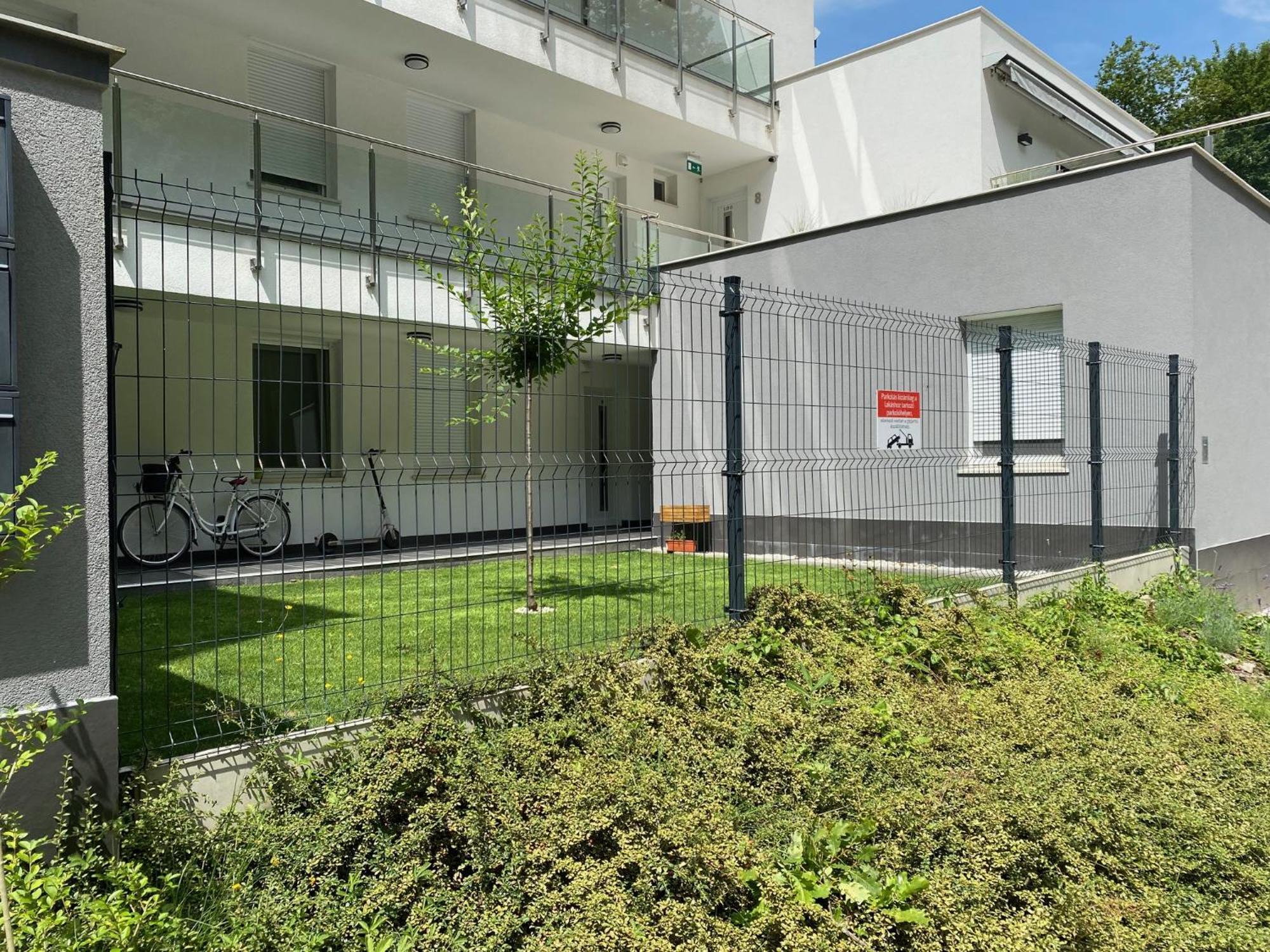 Forest Foeldvar Apartmanok By Bltn Balatonföldvár Exteriör bild